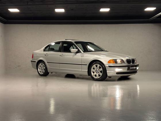 BMW 323i 2.5 COMFORT SEDAN 24V GASOLINA 4P AUTOMÁTICO BMW 323i 2.5 COMFORT SEDAN 24V GASOLINA 4P AUTOMÁTICO